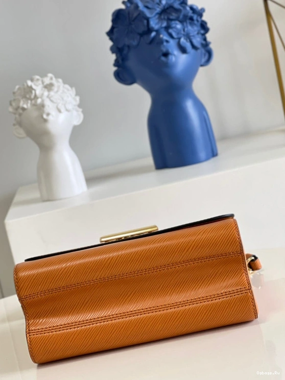 LOUIS VUITTON MM TWIST 0511